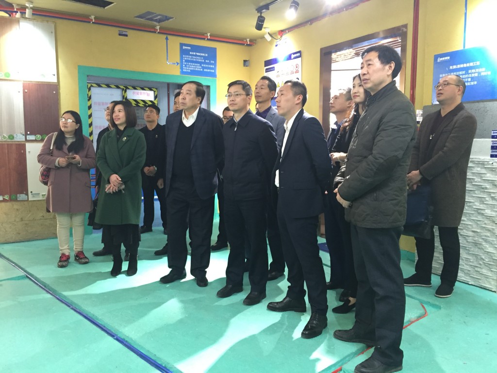 “家裝集成化 流程化 規(guī)范化做法好！ 邵國強(qiáng)副市長一行蒞臨由明家裝飾承建的家裝行業(yè)國民消費(fèi)教育基地調(diào)研